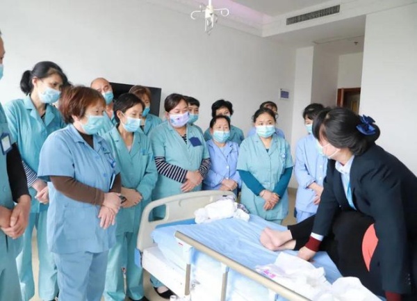 从“零基础”到“熟练工”，在北京学护理需要多少课时？(图2)