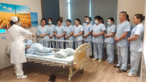 零基础想学养老护理怎么找培训机构？这些坑别踩(图2)